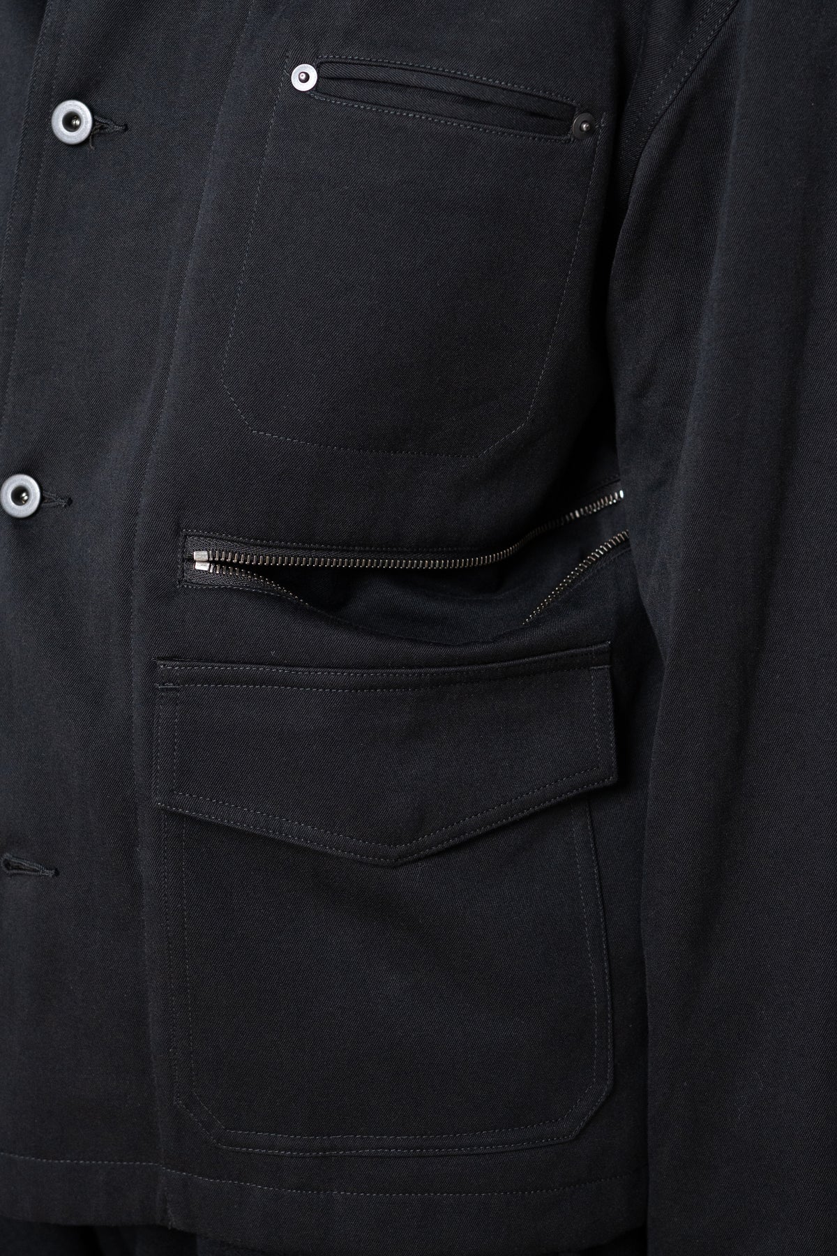 VUJA DÉ / Teo Utility Jacket in Cotton/Cashmere/Silk "Black"