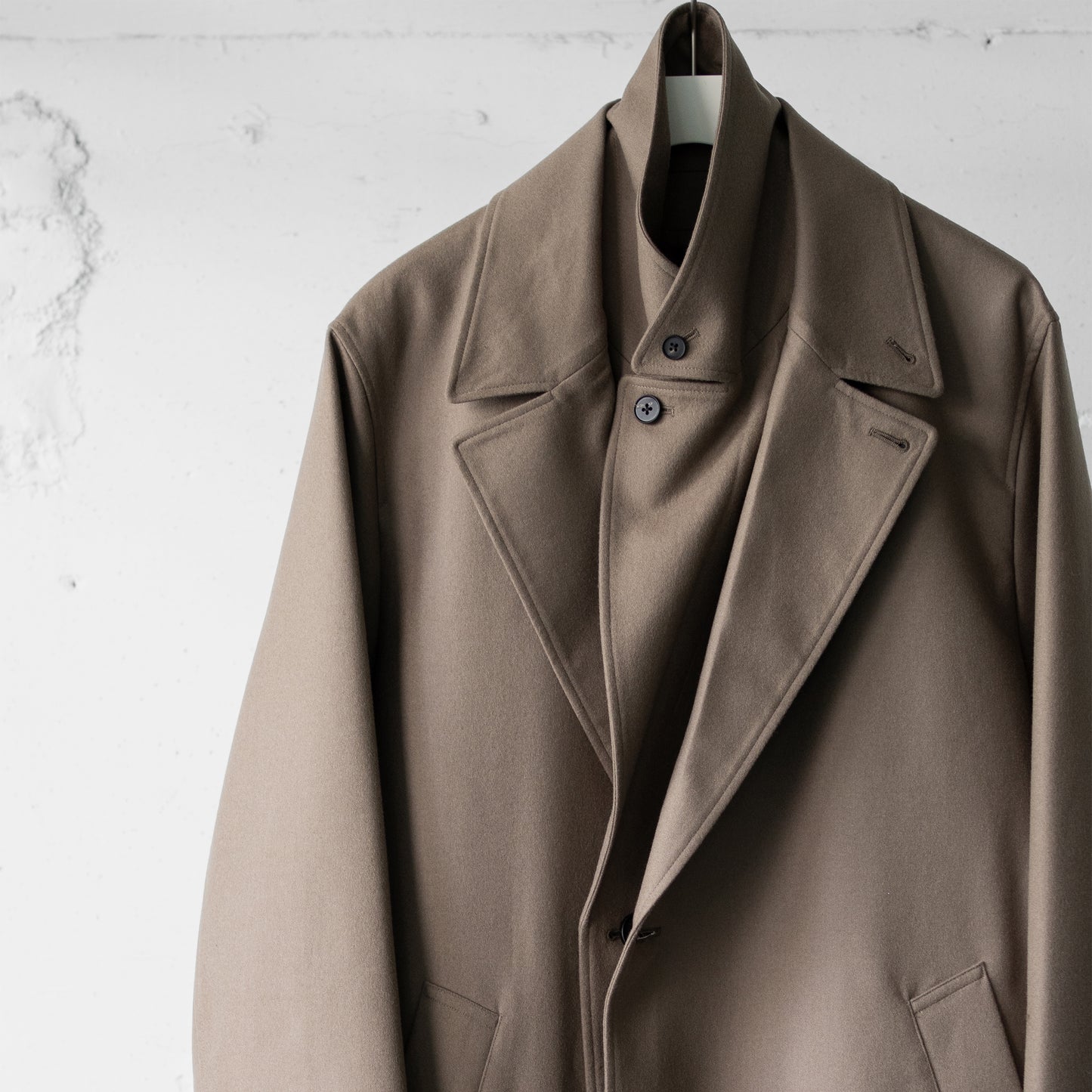 ssstein/ OVERSIZED DOCKING DOUBLE BREASTED COAT "DARK BEIGE"