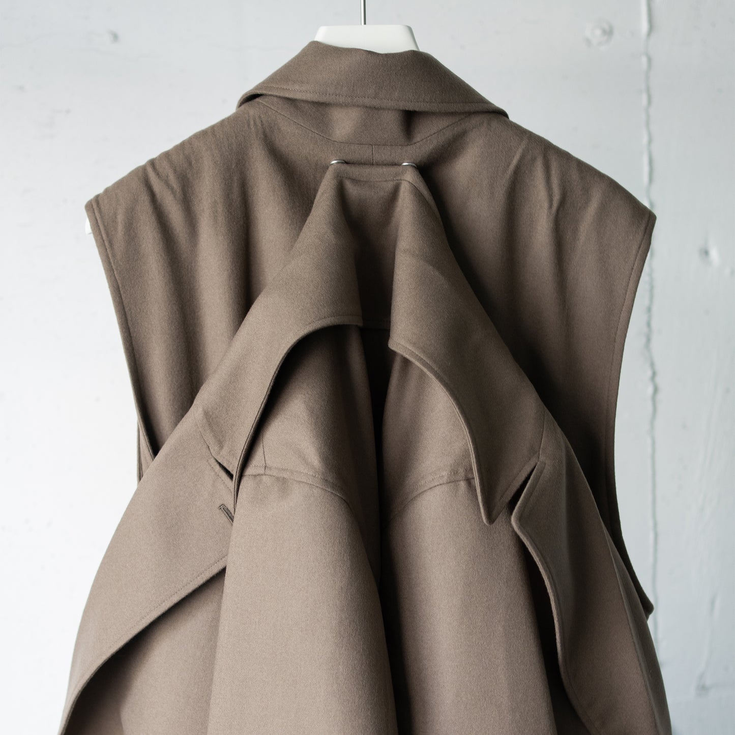 ssstein/ OVERSIZED DOCKING DOUBLE BREASTED COAT "DARK BEIGE"