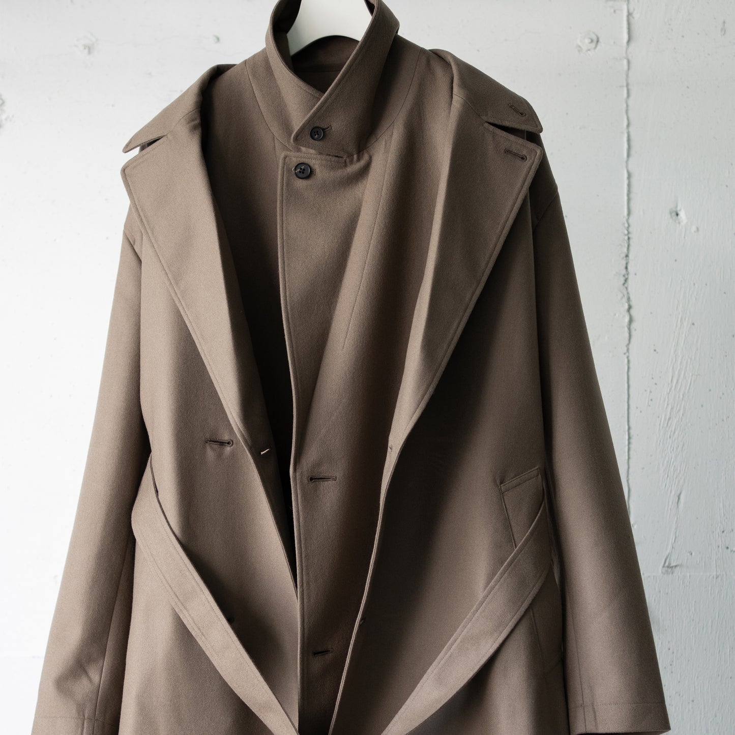 ssstein/ OVERSIZED DOCKING DOUBLE BREASTED COAT "DARK BEIGE"