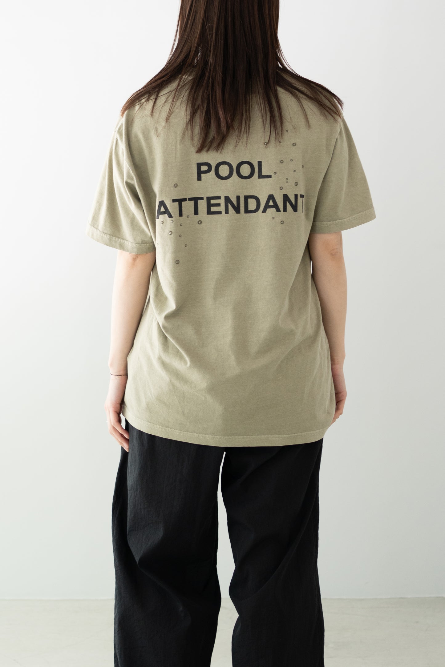 paratrait/ POOL ATTENDANT T "KHAKI"