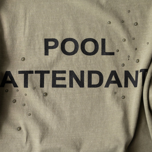 paratrait/ POOL ATTENDANT T "KHAKI"