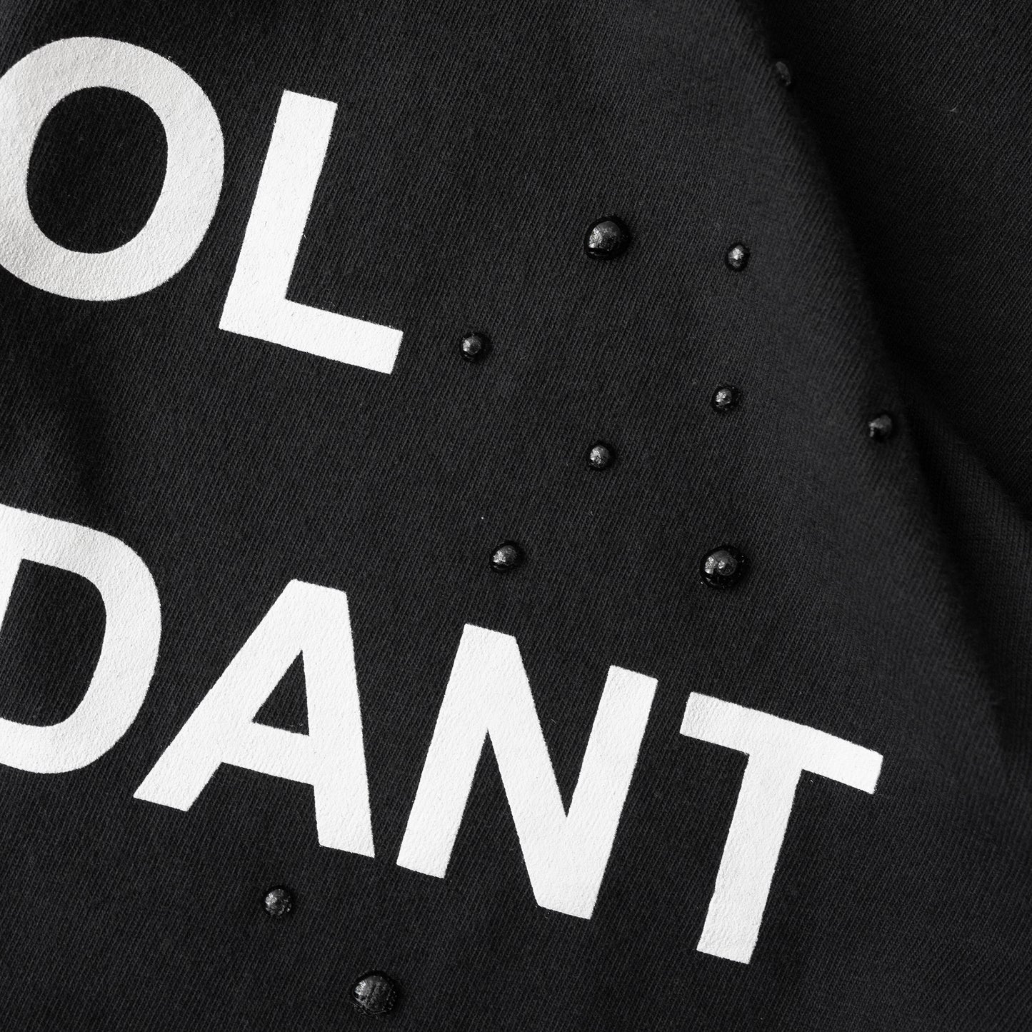 paratrait/ POOL ATTENDANT T "BLACK"