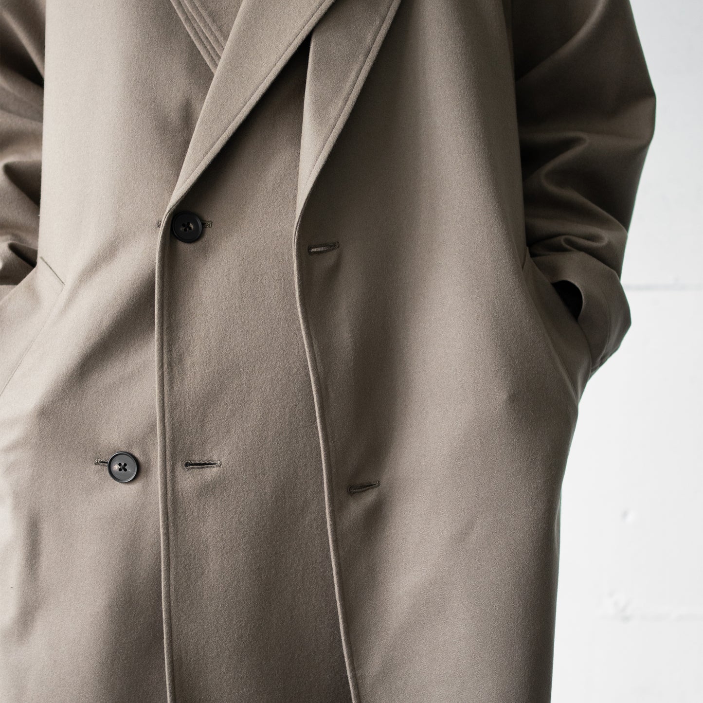 ssstein/ OVERSIZED DOCKING DOUBLE BREASTED COAT "DARK BEIGE"