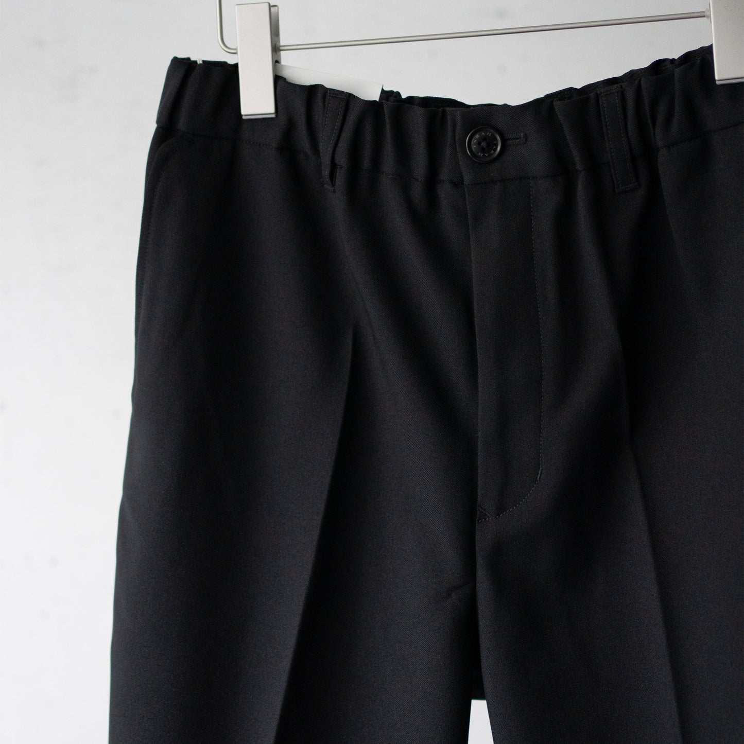 FARAH/ Easy Tapered Pants" "Black"