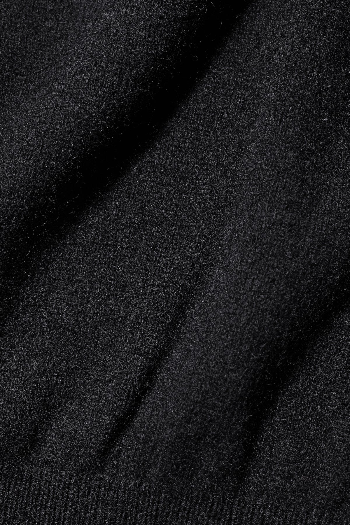 barbell object / ls knit "black"