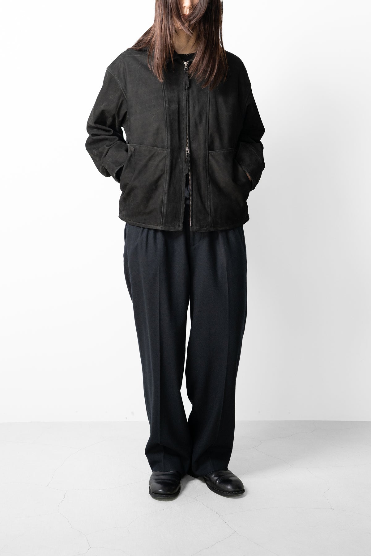 YOKE/ Pure Merino Wool Serge 4Pleated Wide Tapered Trousers "Black"