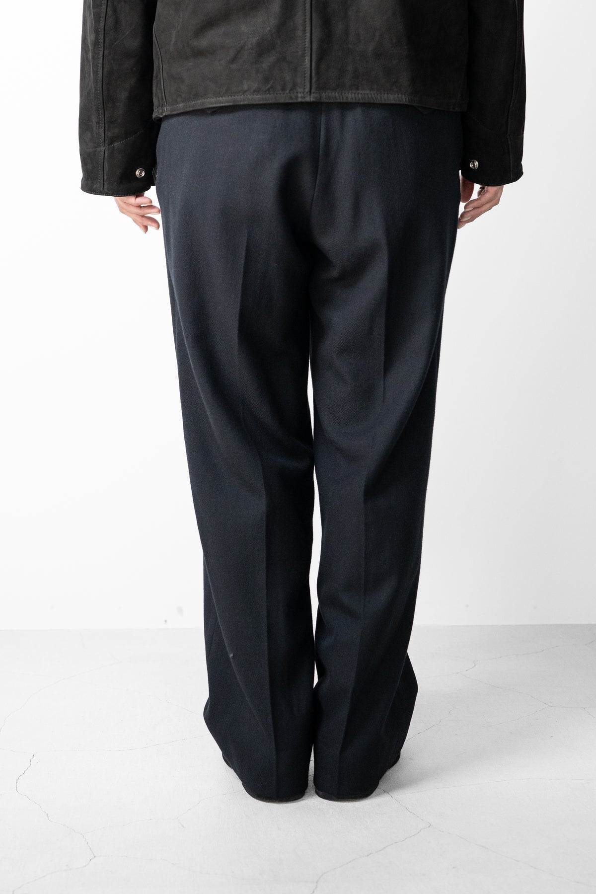 YOKE/ Pure Merino Wool Serge 4Pleated Wide Tapered Trousers "Black"