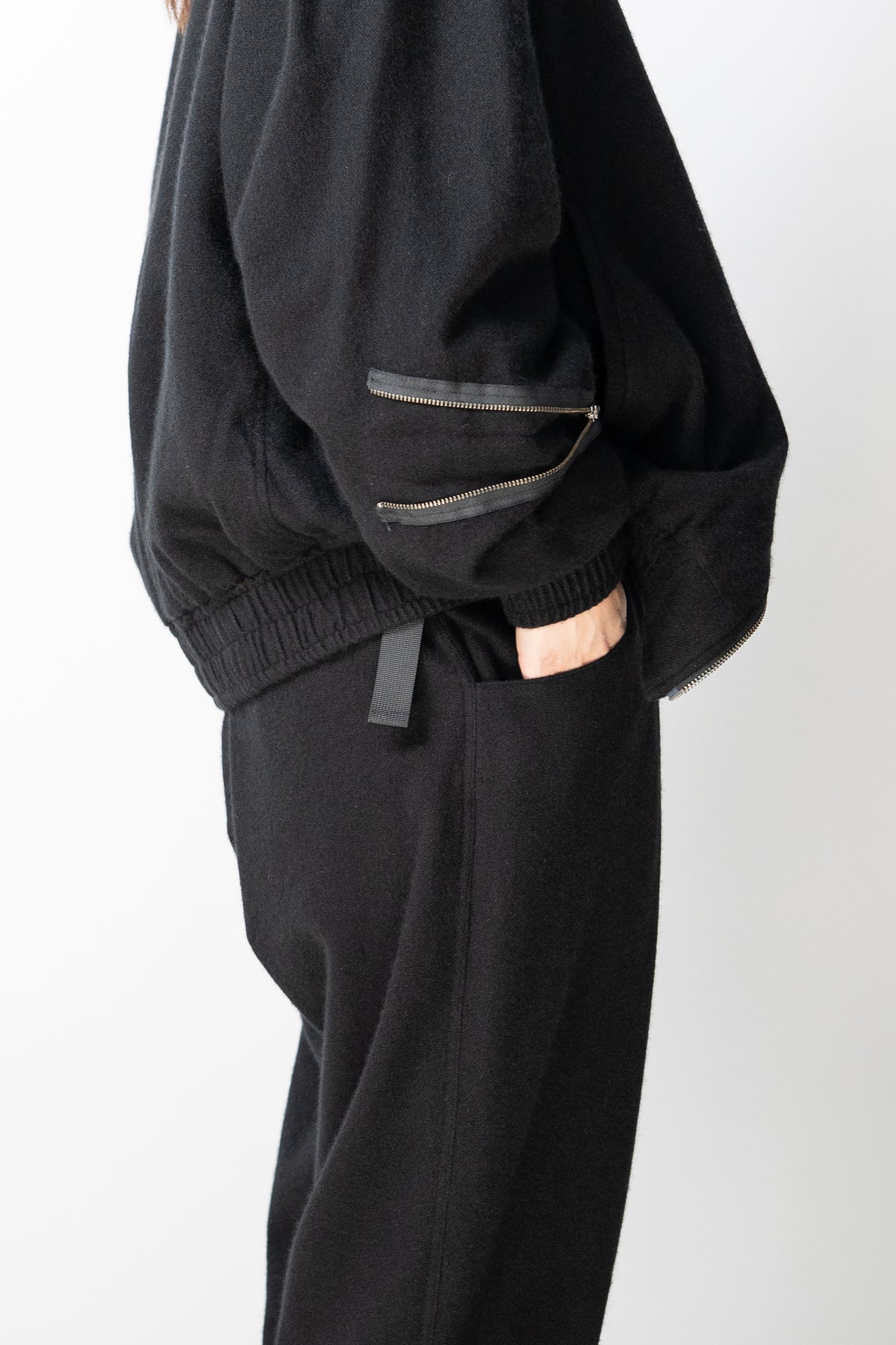 barbell object / zipper ma-1 "black"