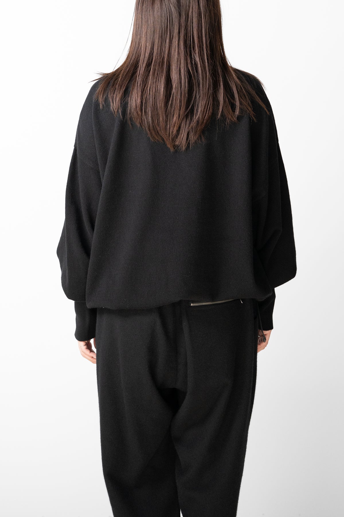 barbell object / ls knit "black"