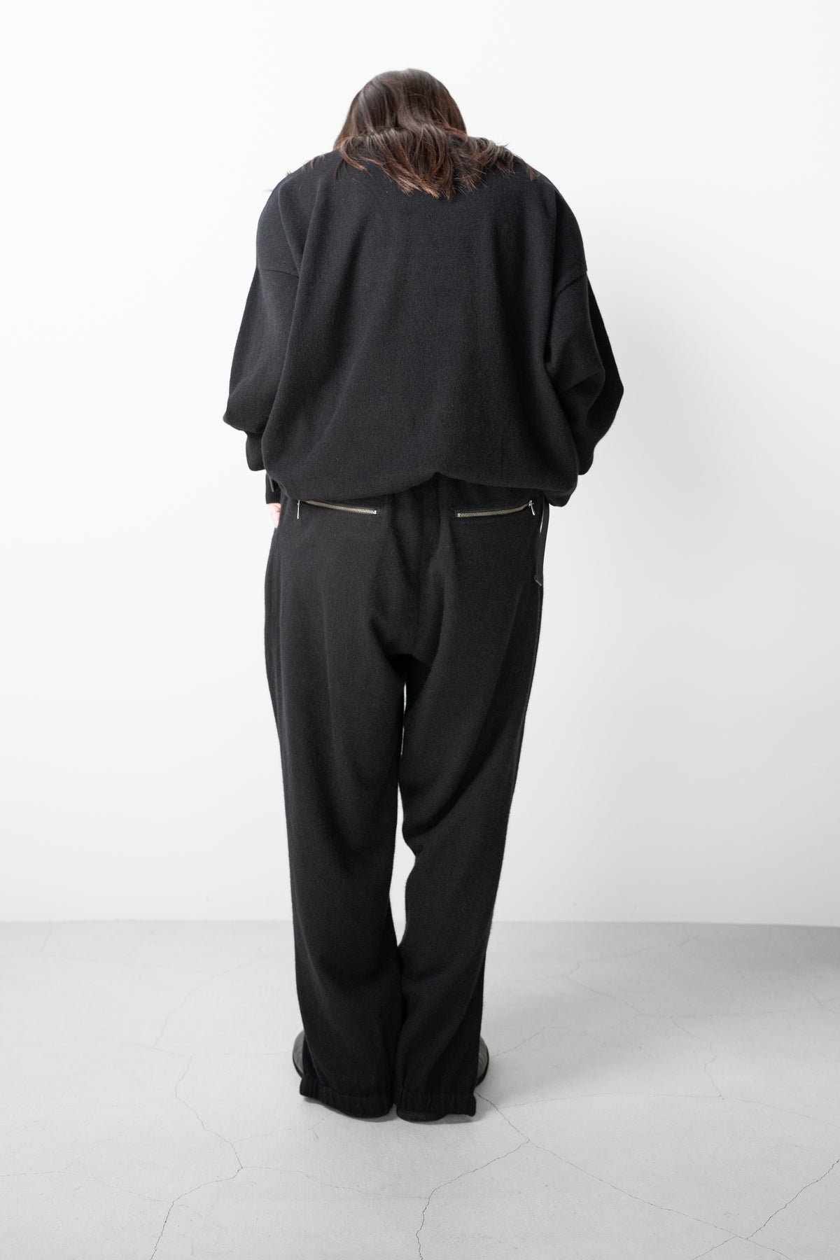 barbell object / ls knit "black"