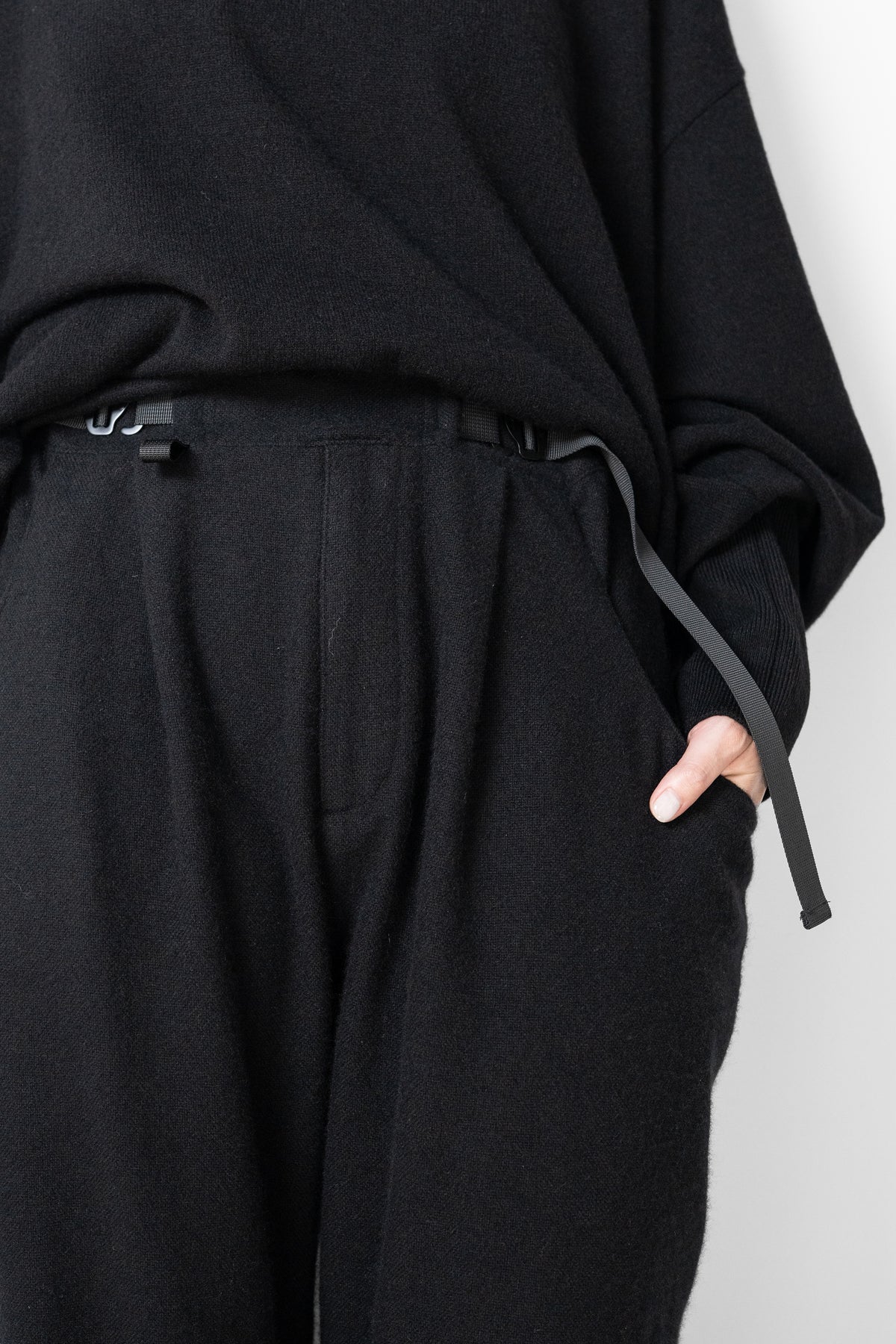 barbell object / jg pt "black"