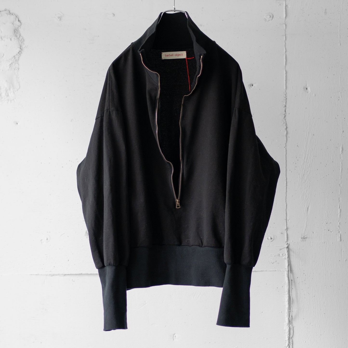 barbell object / zip sweat "black"