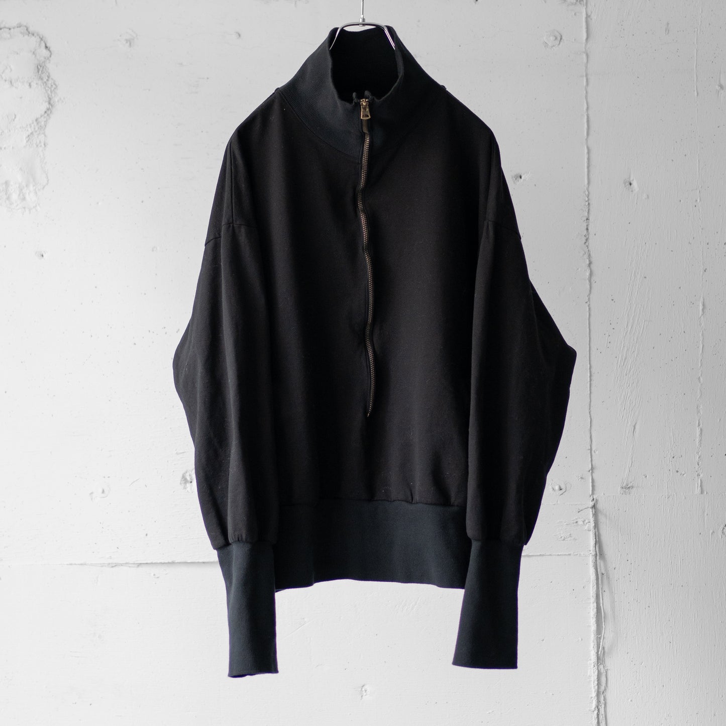 barbell object / zip sweat "black"