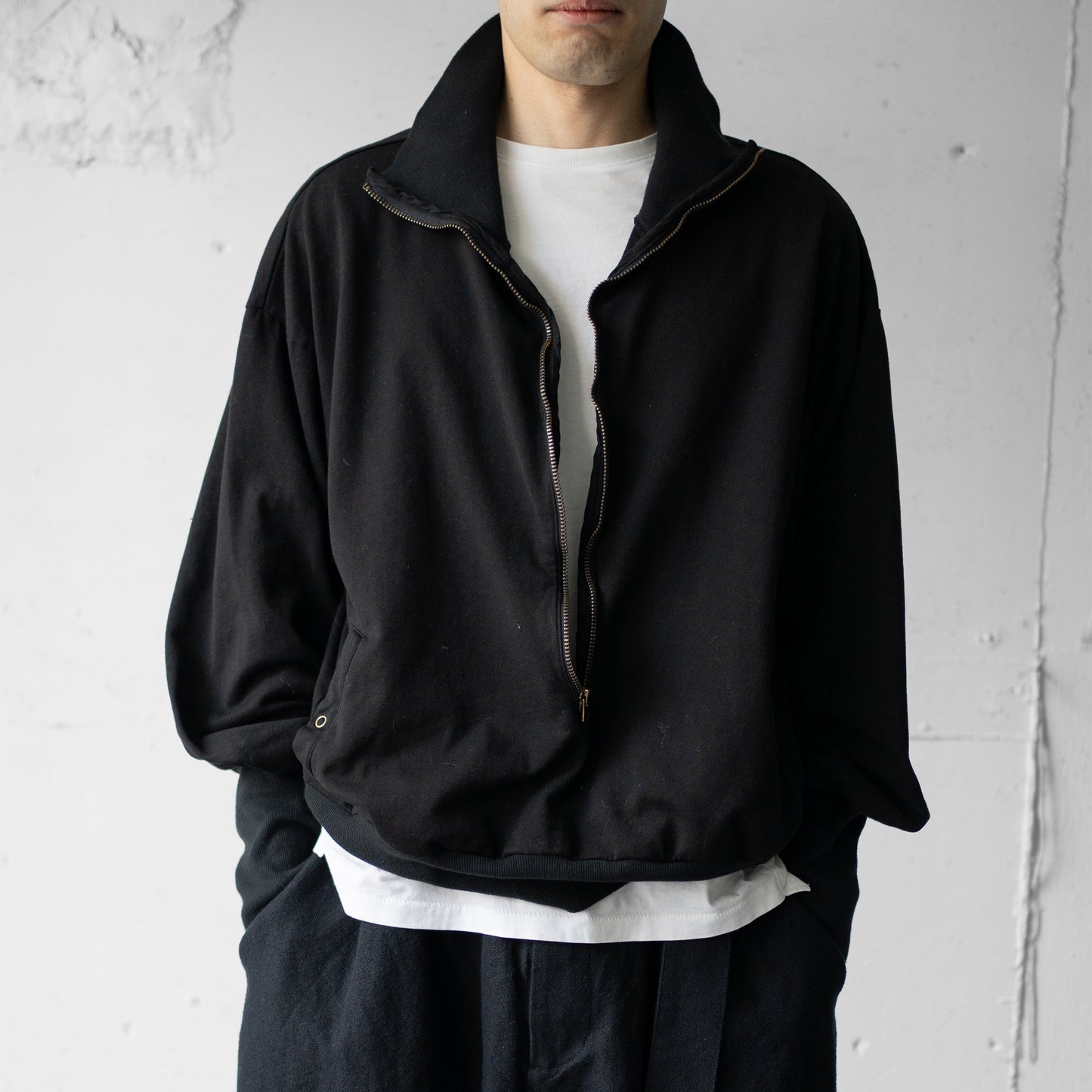 barbell object / zip sweat "black"