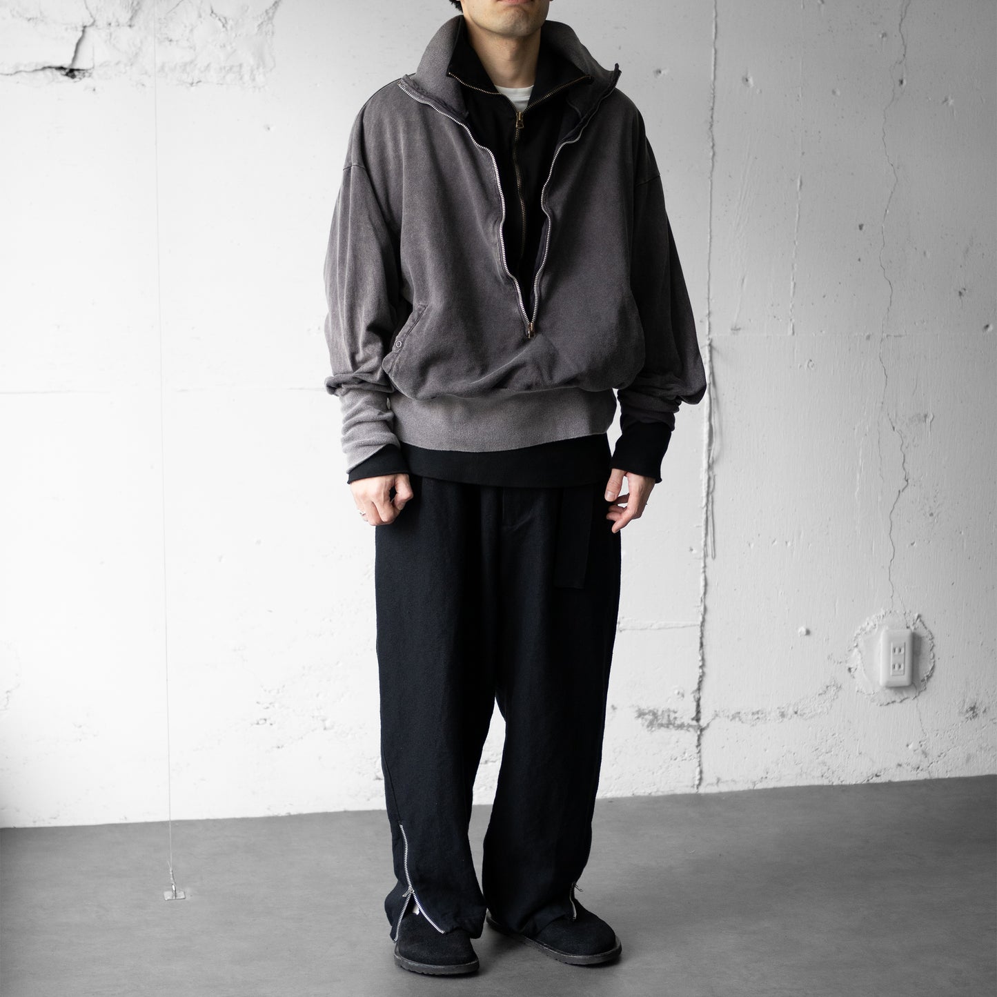 barbell object / zip sweat "fade"