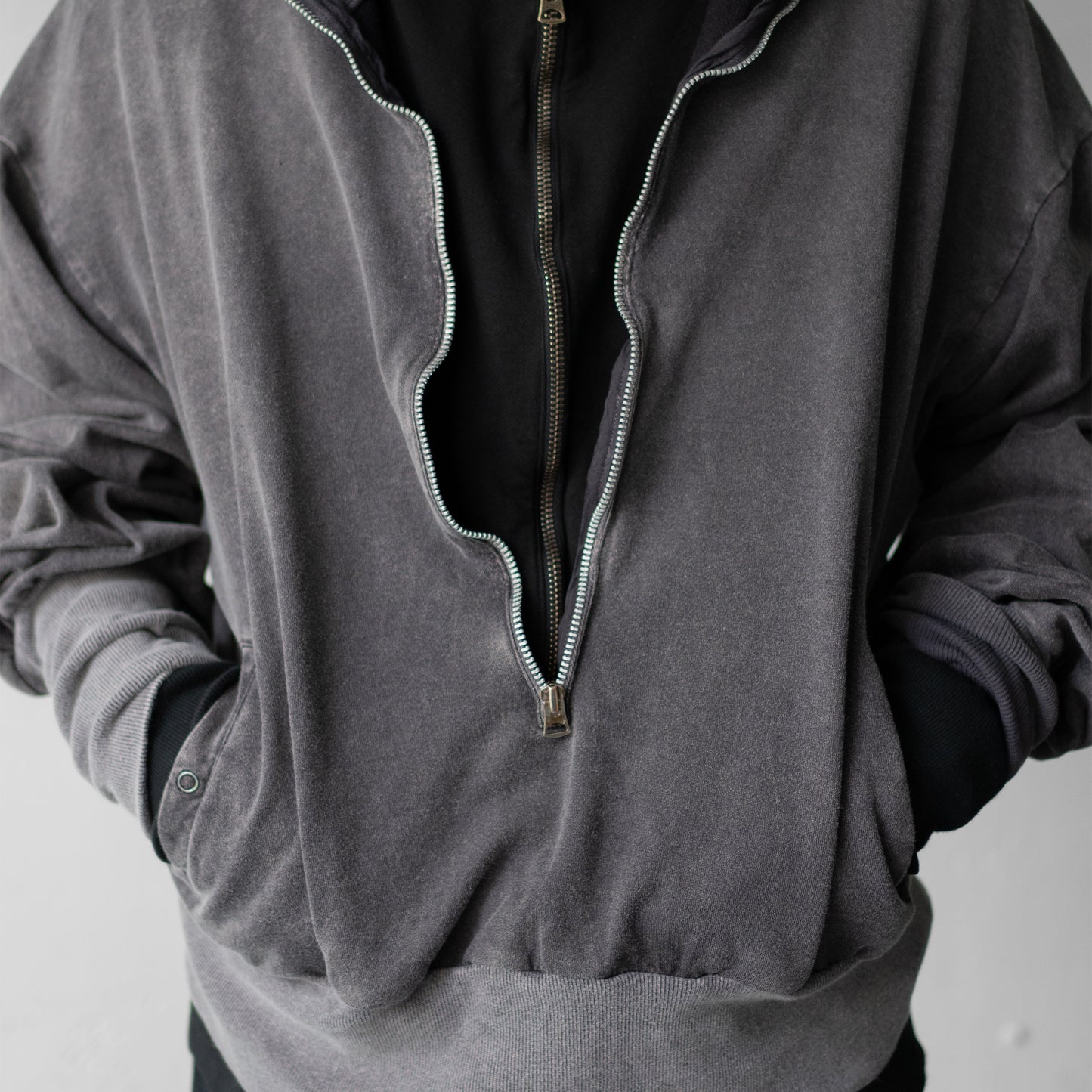 barbell object / zip sweat "fade"