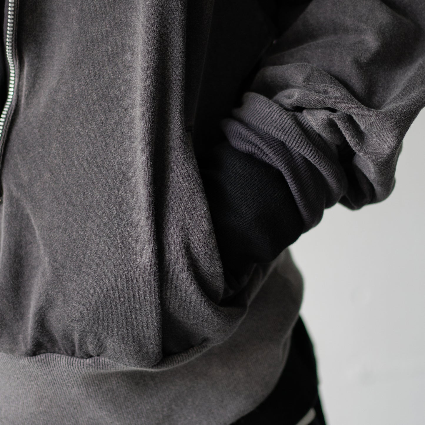 barbell object / zip sweat "fade"