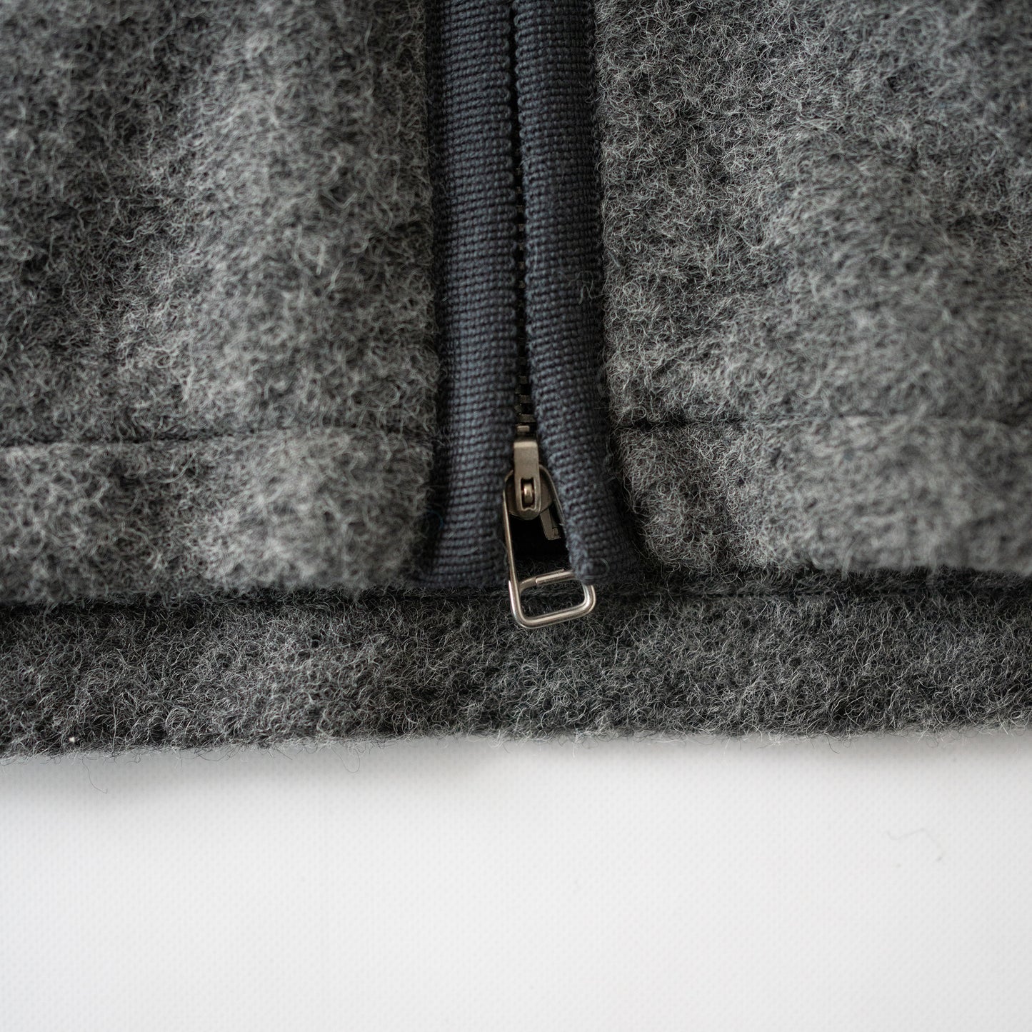 paratrait/ ZIP UP TYROL JKT "CHARCOAL"