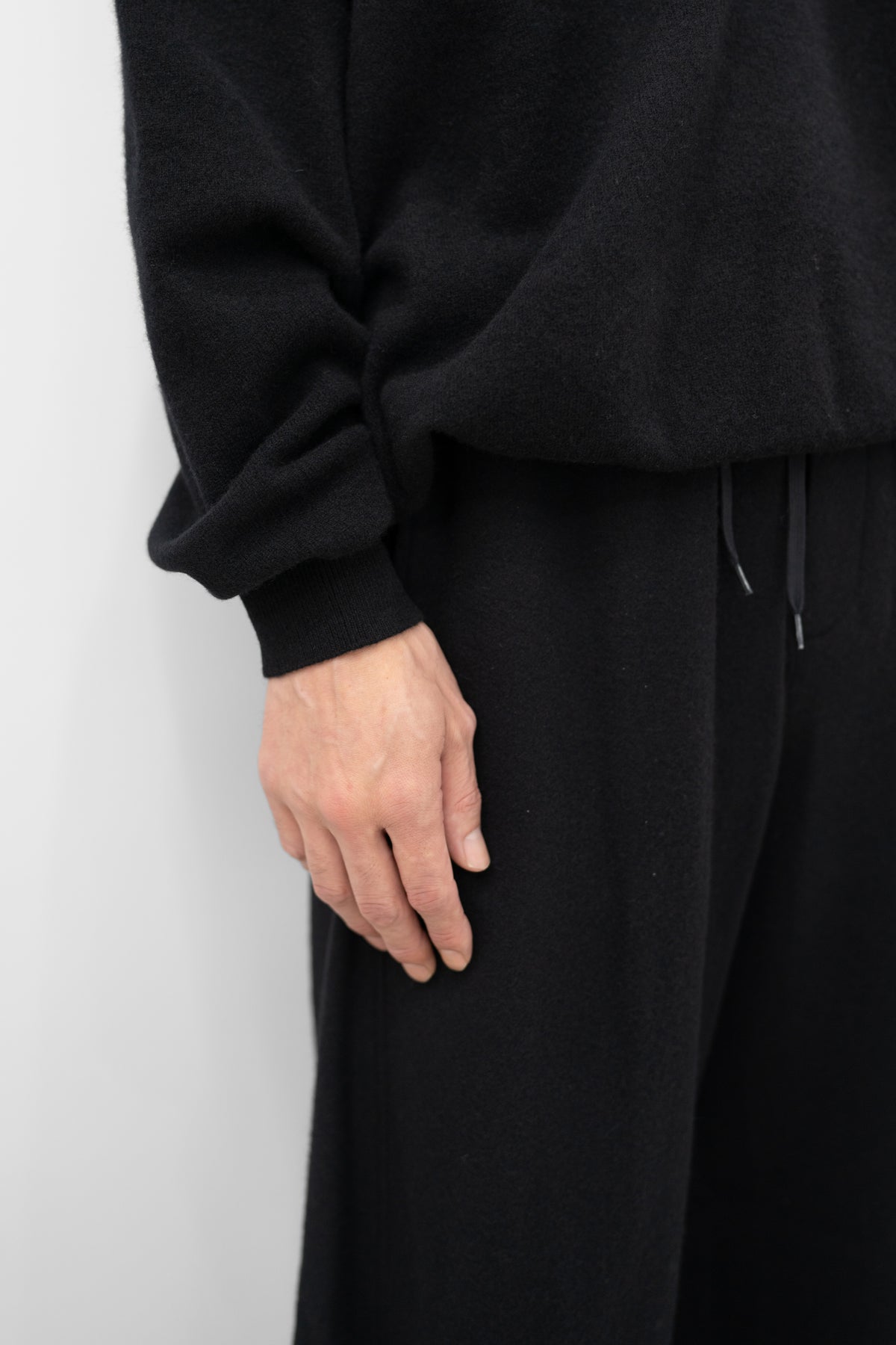 ssstein/ EXTRA FINE WOOL KNIT SKIPPER "BLACK"