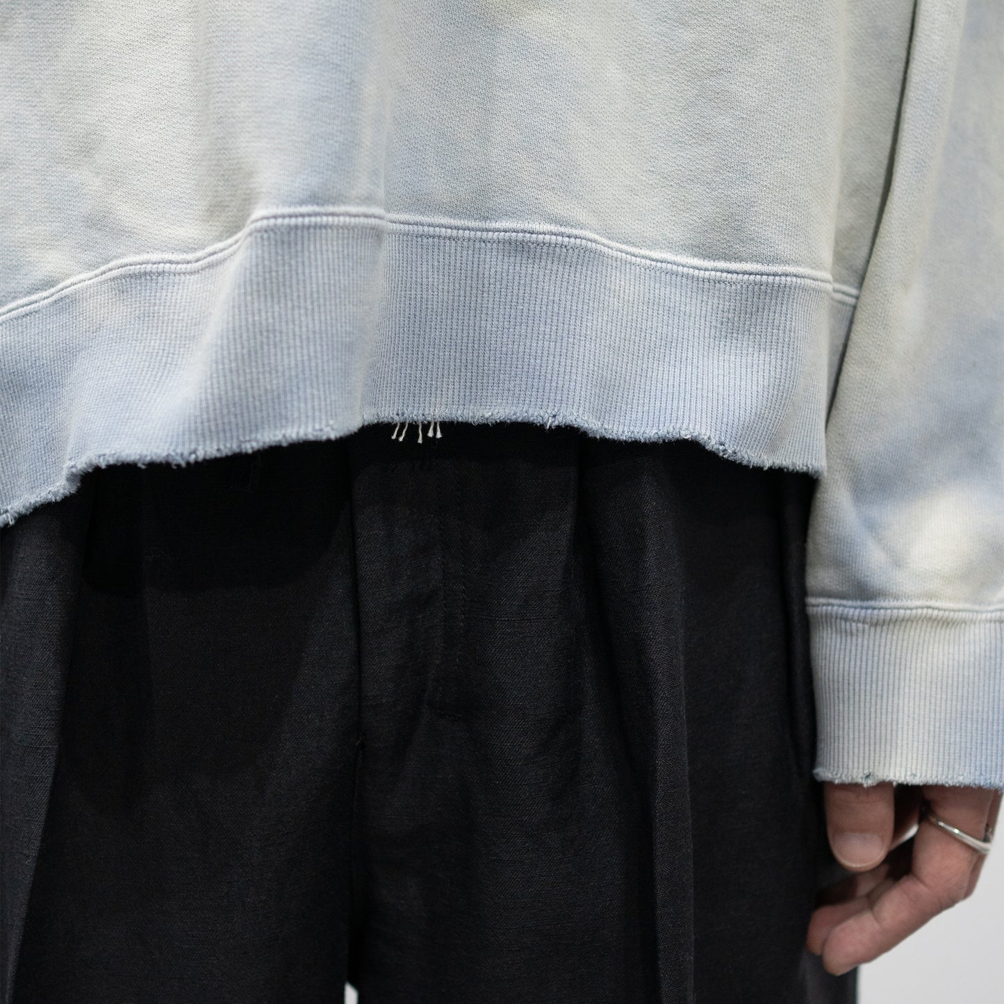 ANCELLM / UNEVENNESS SWEAT SHIRT "SAX"