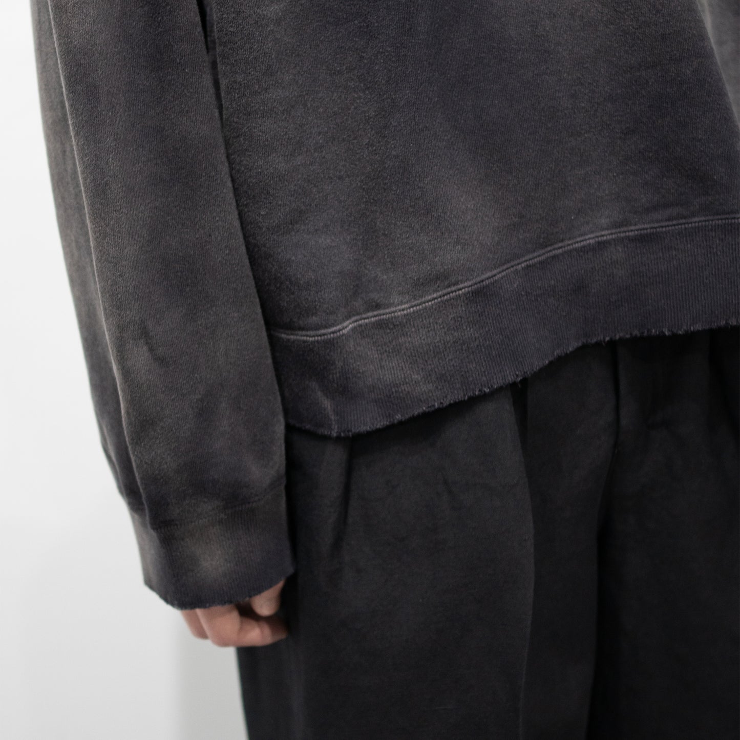 ANCELLM / UNEVENNESS SWEAT SHIRT "BLACK"