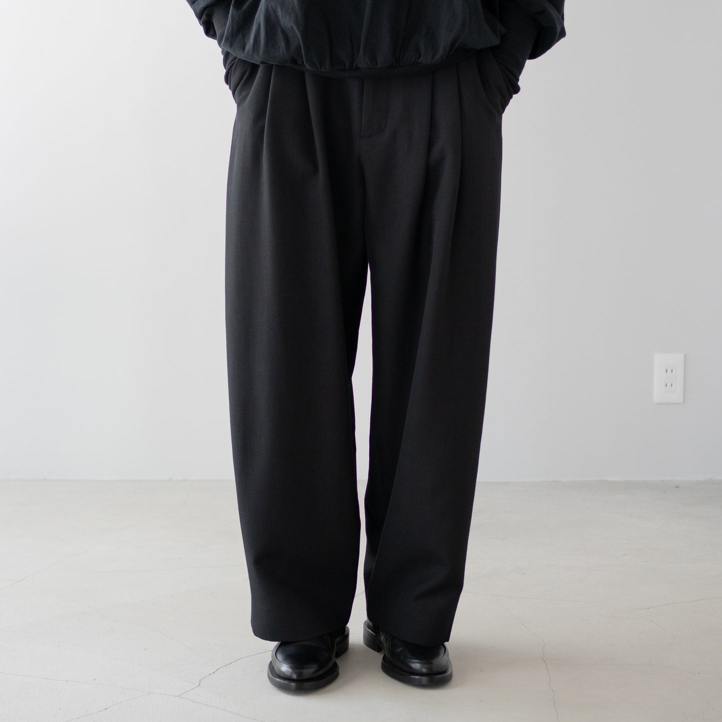 STUDIO NICHOLSON/ LINE -DOUBLE PLEAT VOLUME PANTS  "BLACK"