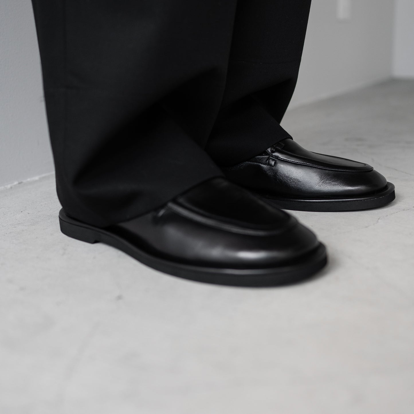 STUDIO NICHOLSON/ DONOVAN  "BLACK"