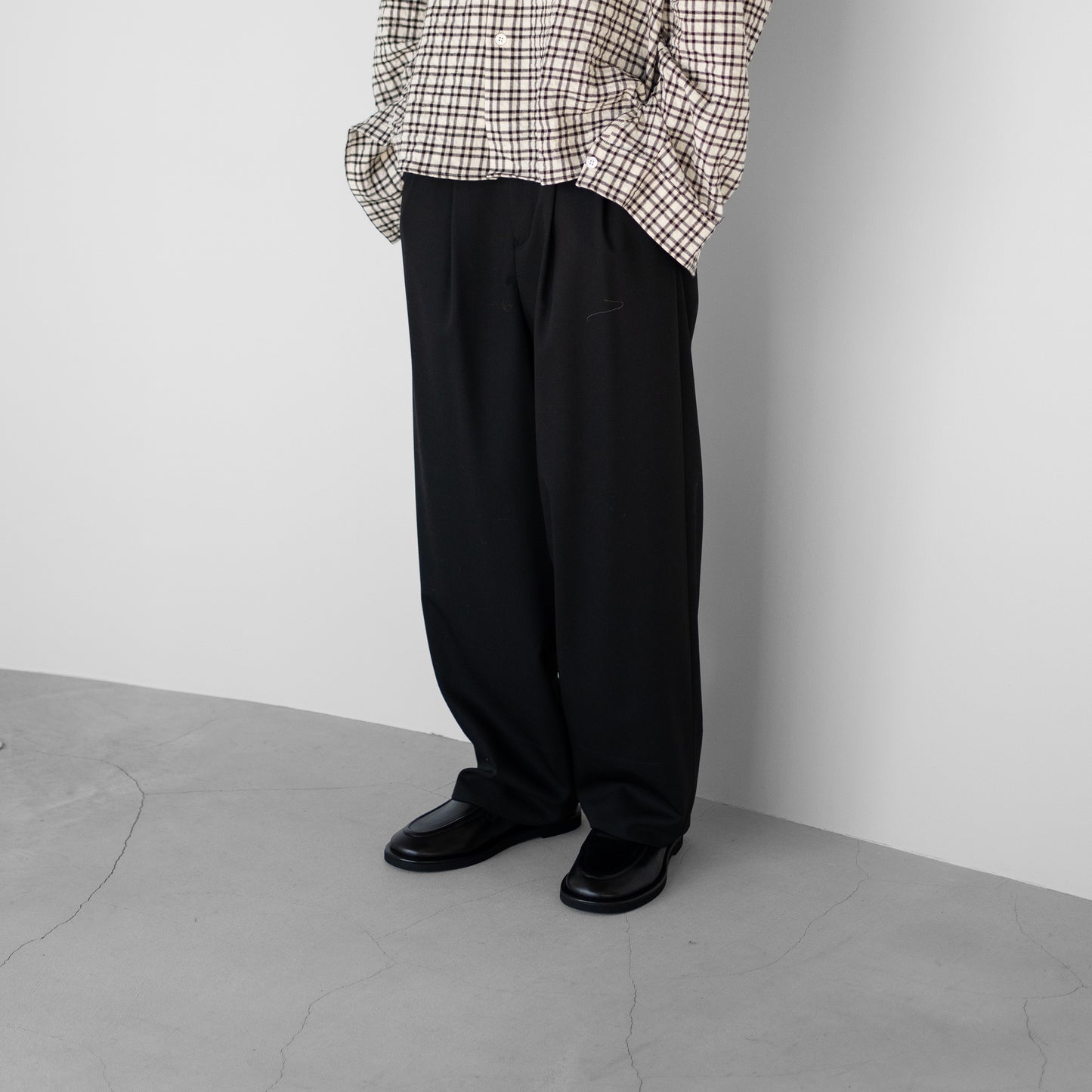 STUDIO NICHOLSON/ DONOVAN  "BLACK"