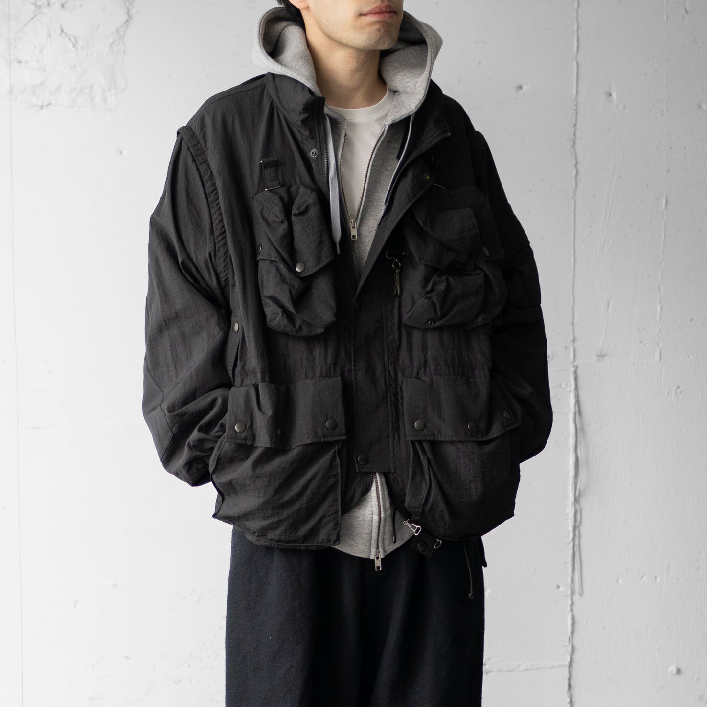 YOKE/ NYLON MULTI POCKETS DETACHABLE UTILITY BLOUSON "BLACK"