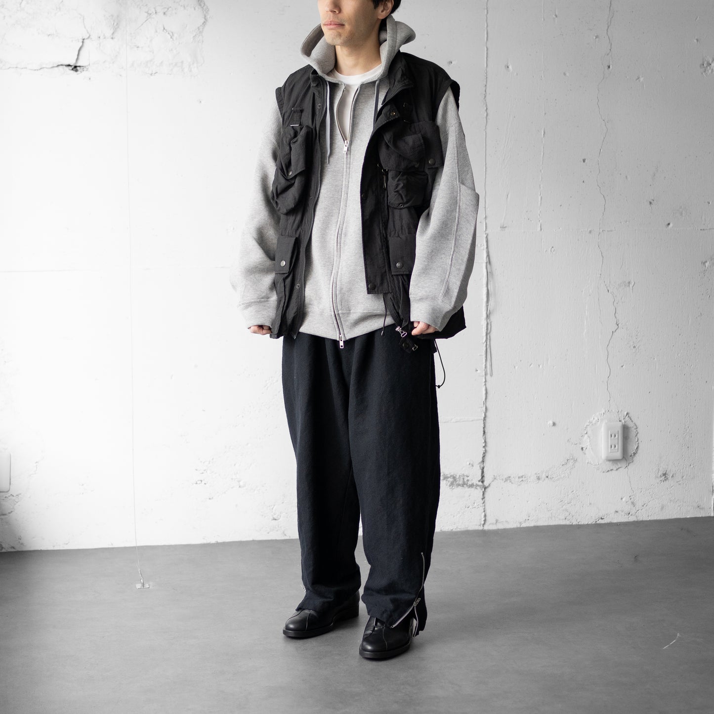 YOKE/ NYLON MULTI POCKETS DETACHABLE UTILITY BLOUSON "BLACK"