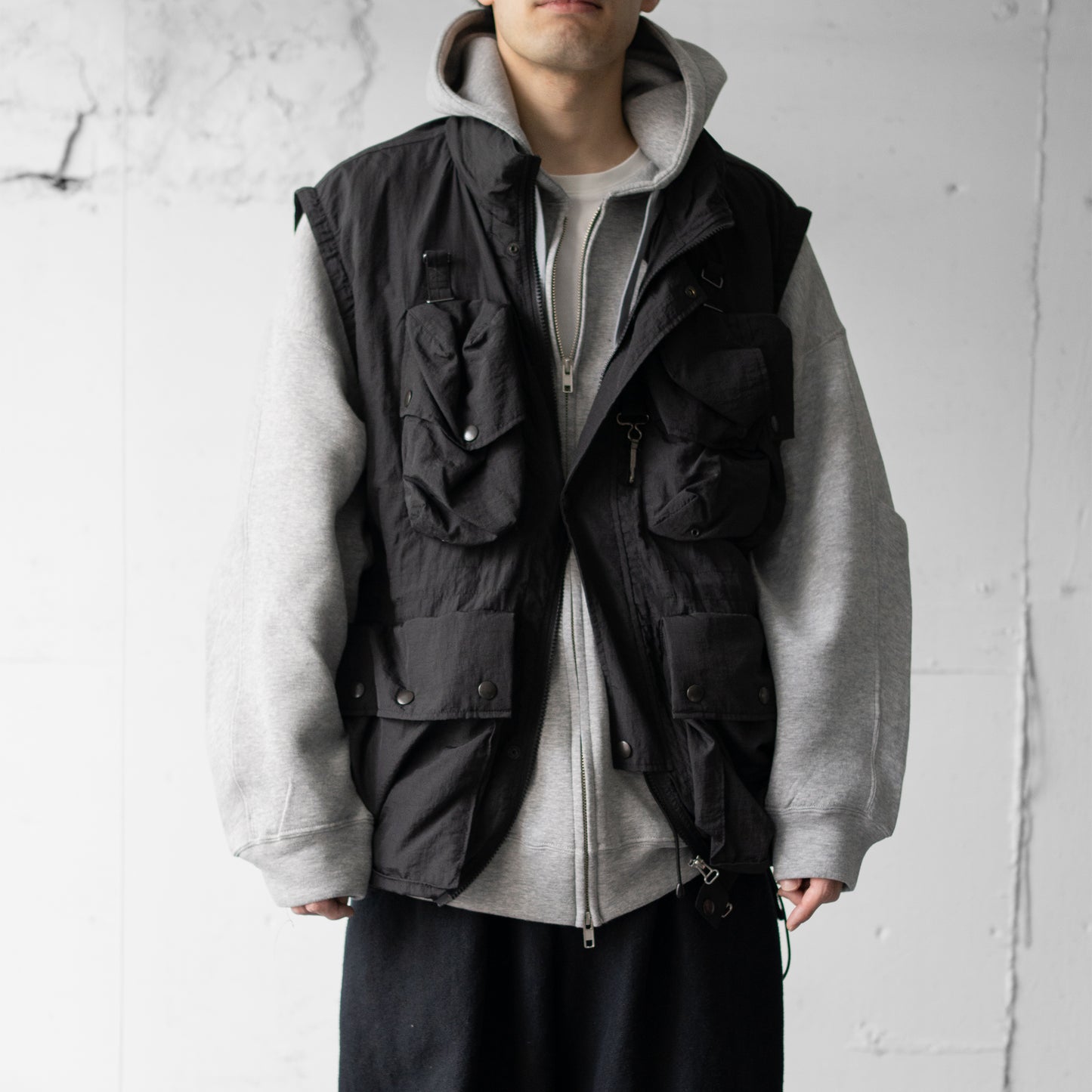 YOKE/ NYLON MULTI POCKETS DETACHABLE UTILITY BLOUSON "BLACK"