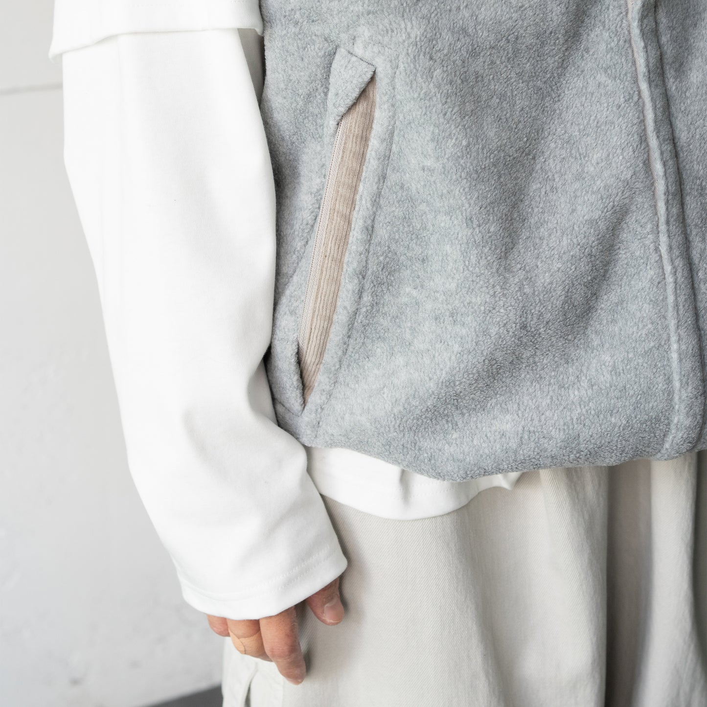 NEITHERS/ Survior Fleece Vest "Melange Grey"