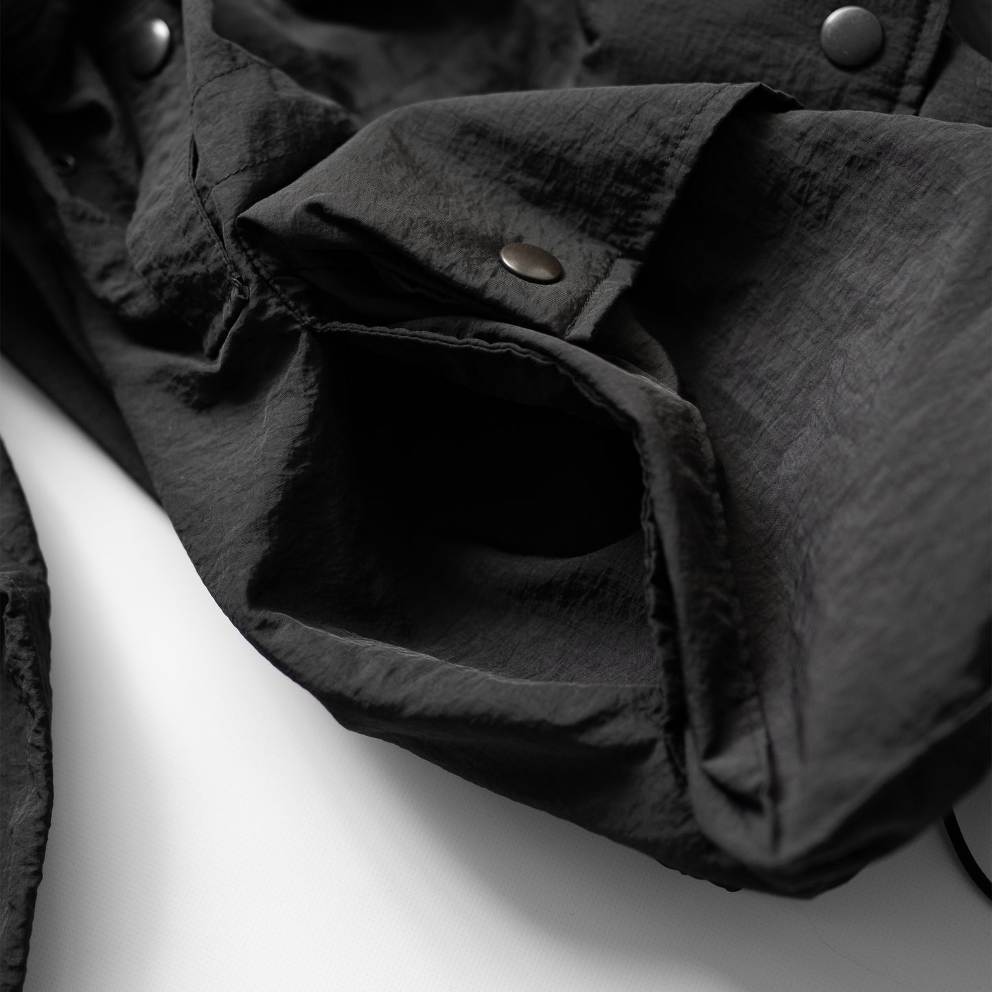 YOKE/ NYLON MULTI POCKETS DETACHABLE UTILITY BLOUSON "BLACK"