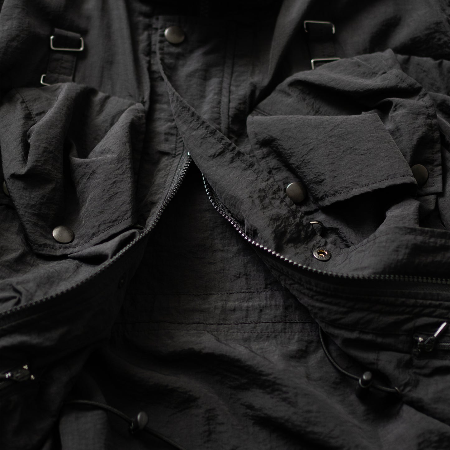 YOKE/ NYLON MULTI POCKETS DETACHABLE UTILITY BLOUSON "BLACK"