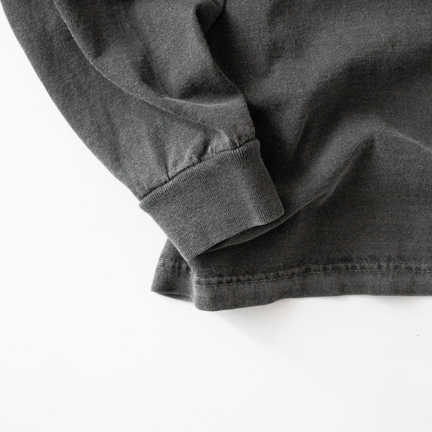 ESSAY/ PIGMENT DROPSHOULDER LONG T-SHIRT "HOWL"