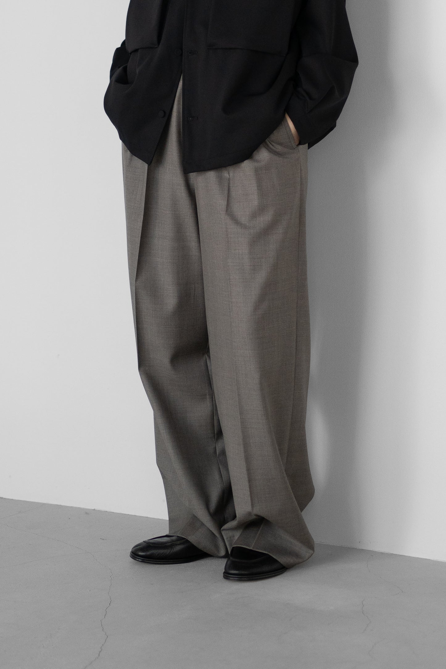 ssstein/ EXTRA FINE WOOL EASY LONG WIDE TROUSERS "GREIGE"