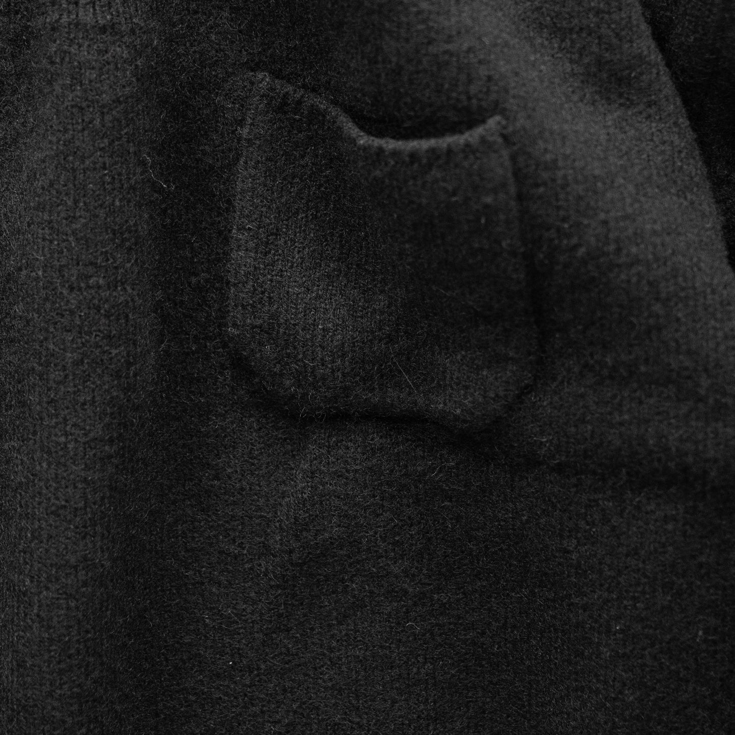 SEEALL/ ZIP PULL SWEATER "BLACK"