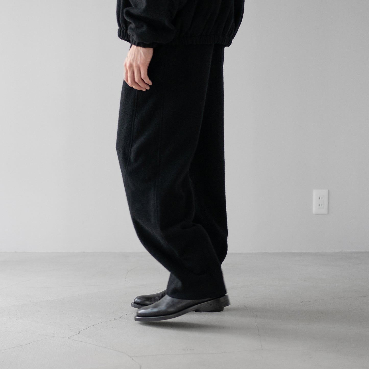 ssstein/ WOOL/CASHMERE FLEECE EASY TWIST TROUSERS "BLACK"
