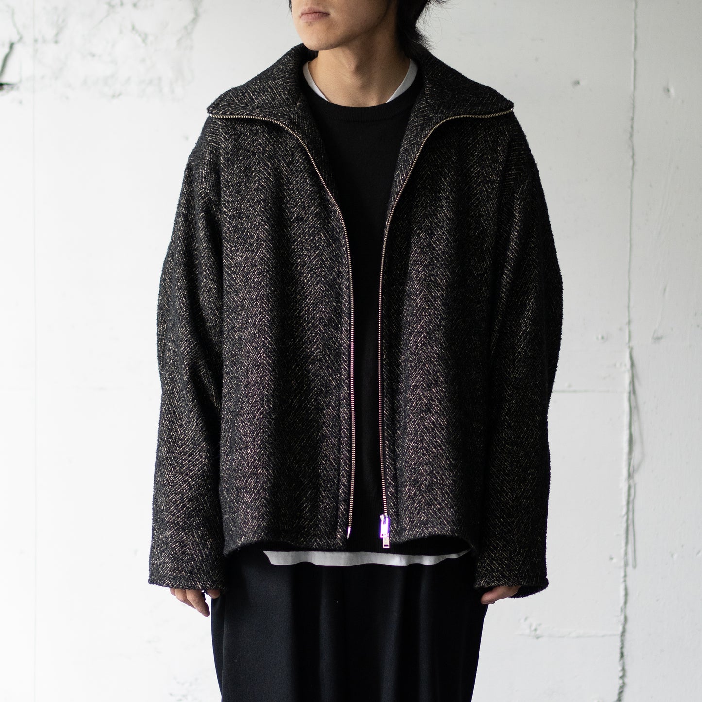 YOKE/ TWEED STAND COLLAR ZIP BLOUSON "BLACK"