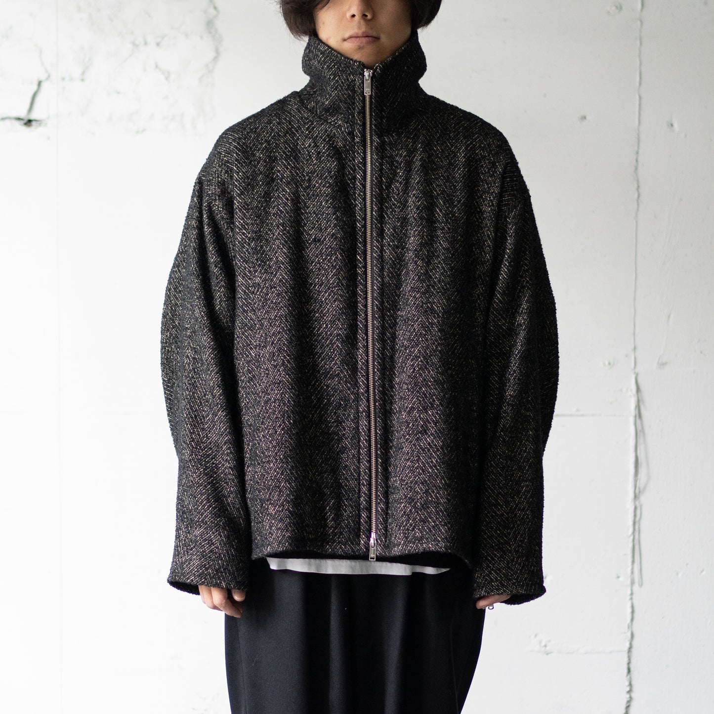 YOKE/ TWEED STAND COLLAR ZIP BLOUSON "BLACK"