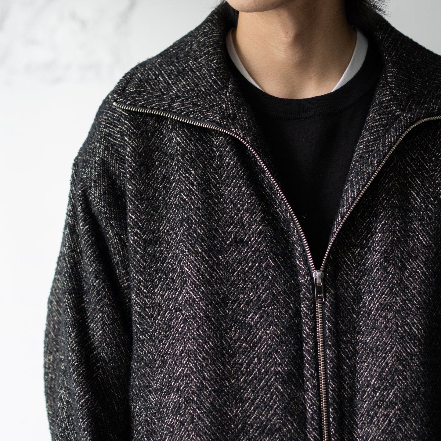 YOKE/ TWEED STAND COLLAR ZIP BLOUSON "BLACK"