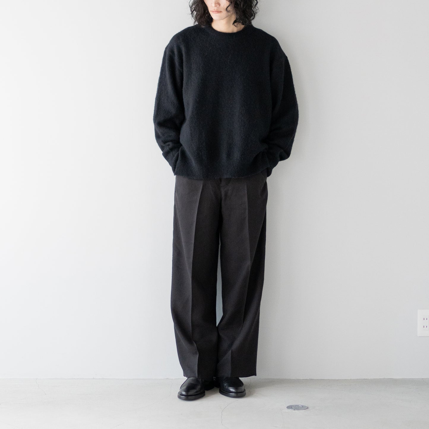 BIBLIOTHERK /  TAILORED TROUSERS "BLACK"
