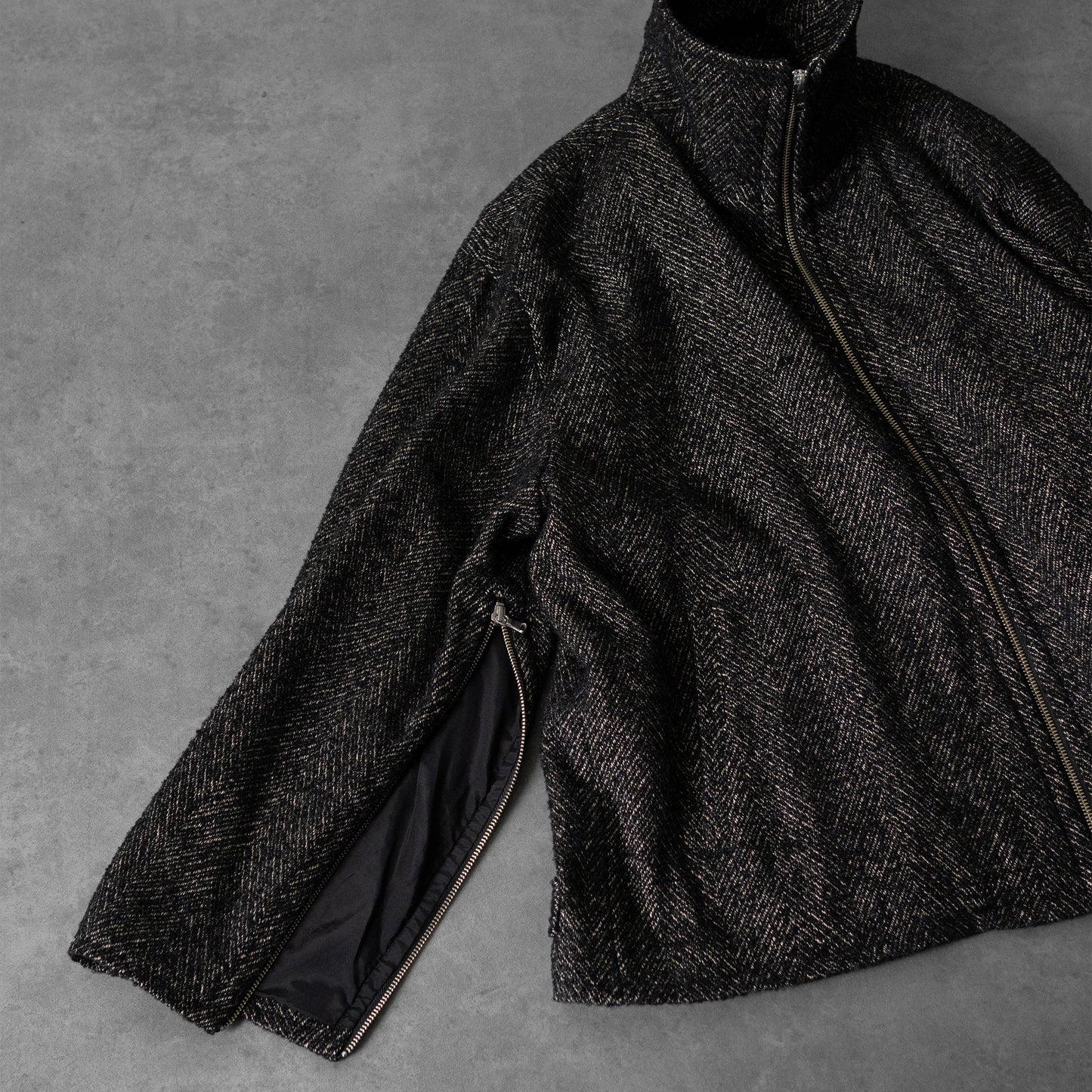 YOKE/ TWEED STAND COLLAR ZIP BLOUSON "BLACK"