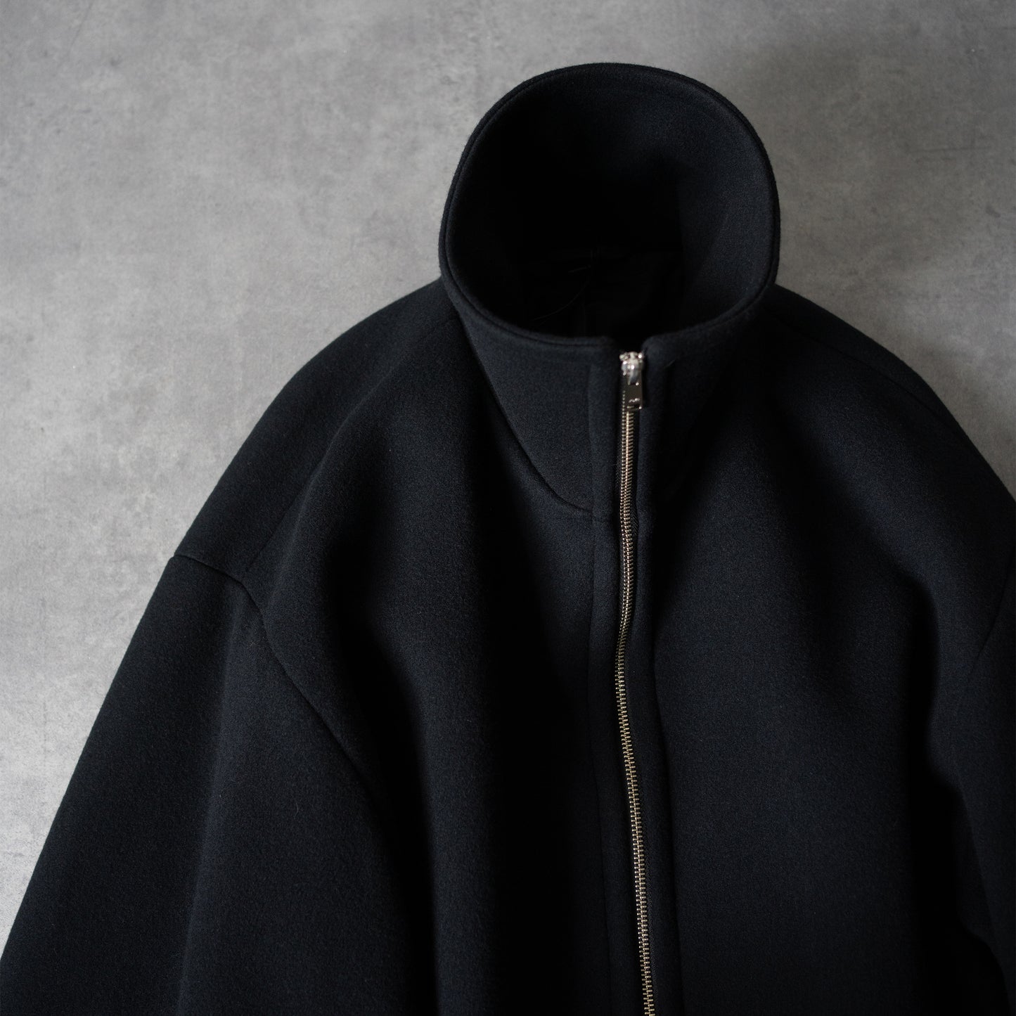 YOKE/ MELTON STAND COLLAR ZIP BLOUSON "BLACK"