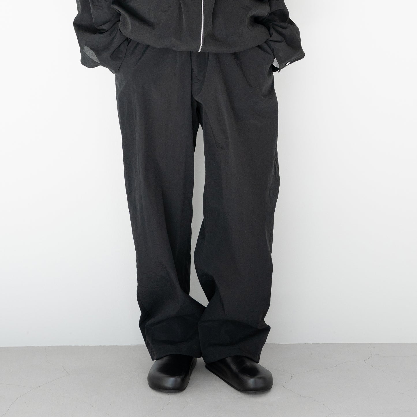 paratrait/ BARK SKIN EASY PT "BLACK"