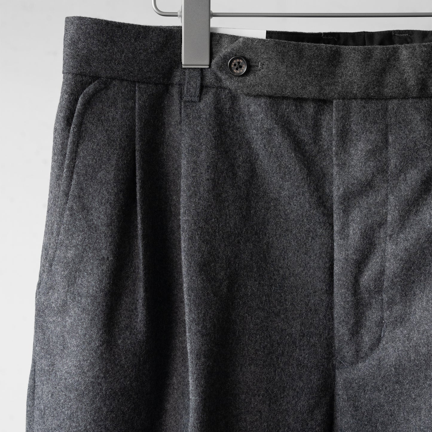 FARAH/ Two Tuck Side Adjustable Pants "C.Grey"