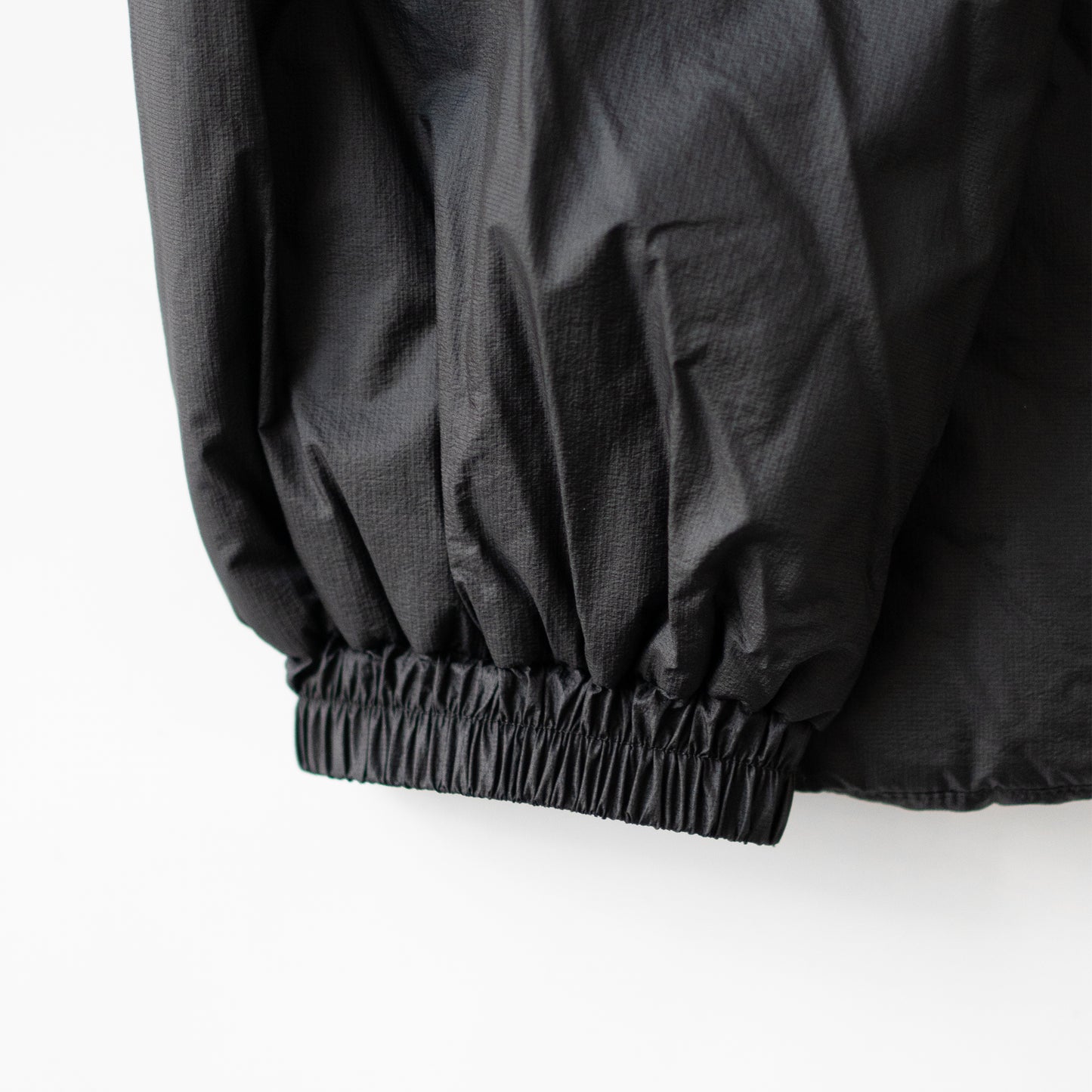 paratrait/ MEMBRANE SHELL PUFF BLOUSON "BLACK"
