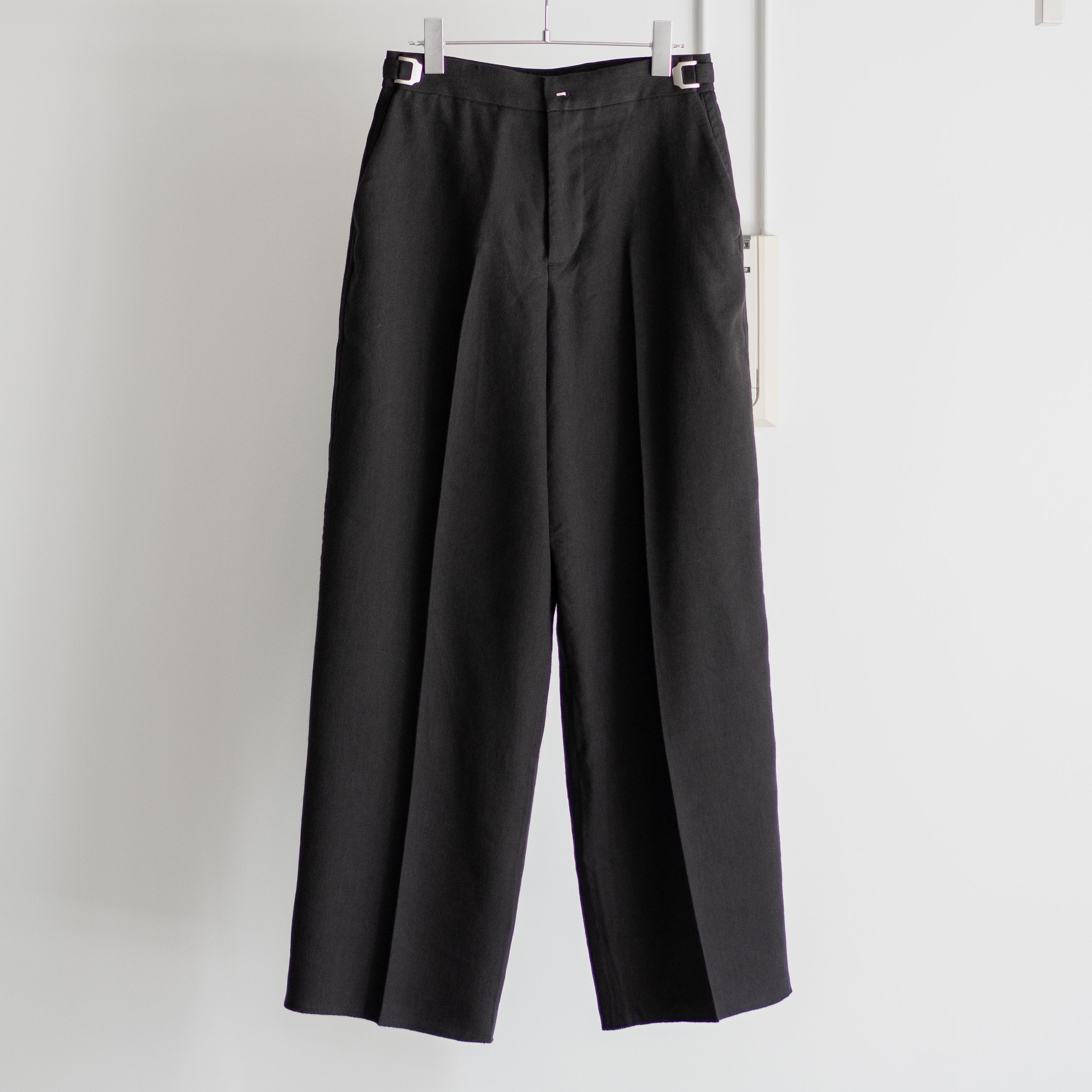 BIBLIOTHERK(ビブリオテーク) / TAILORED TROUSERS 