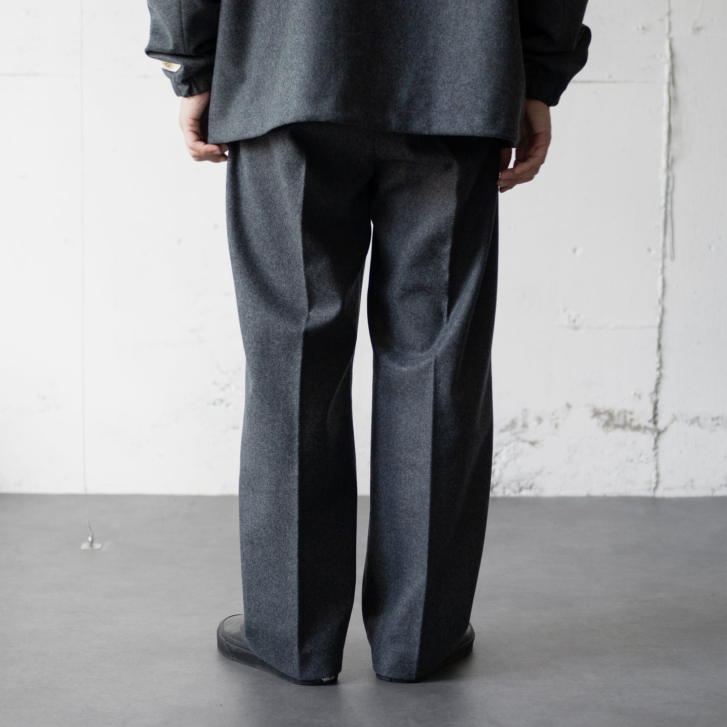 FARAH/ Two Tuck Side Adjustable Pants "C.Grey"